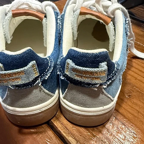 Sam Edelman Blue and White Casual Sneakers - Picture 9 of 9